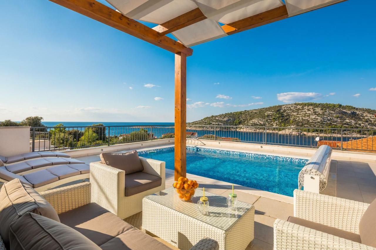Villa Diomedes With The Sea View And The Pool Rogoznica  Esterno foto