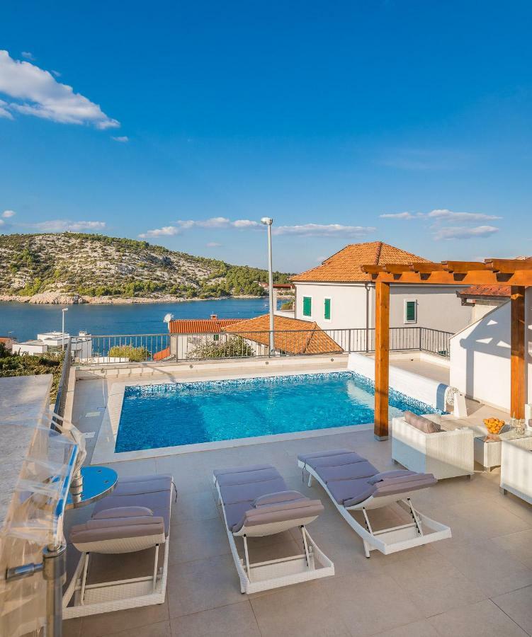 Villa Diomedes With The Sea View And The Pool Rogoznica  Esterno foto