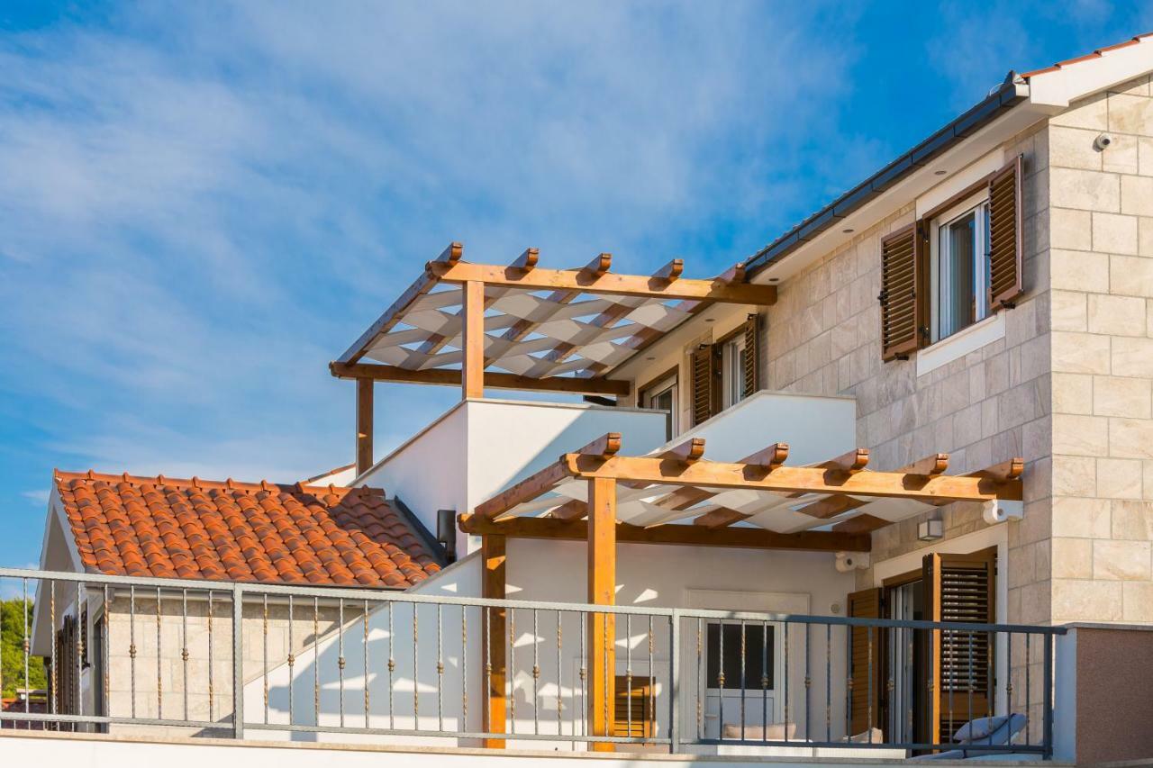 Villa Diomedes With The Sea View And The Pool Rogoznica  Esterno foto