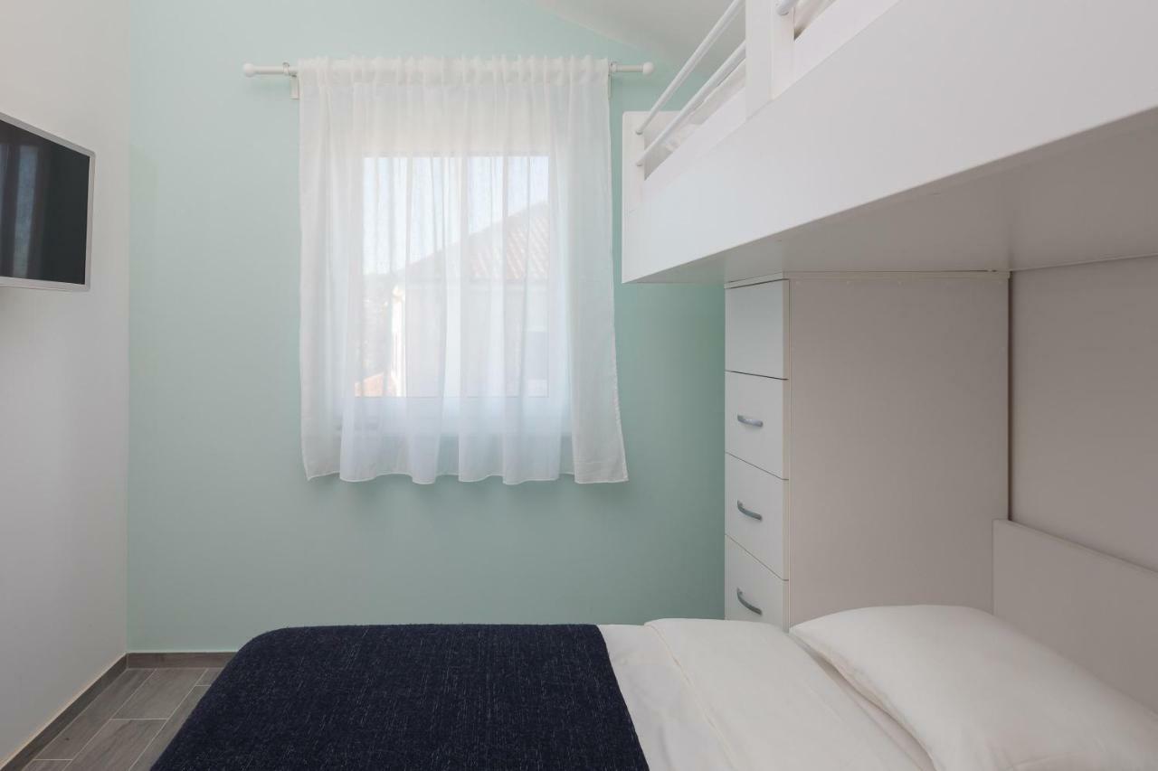Villa Diomedes With The Sea View And The Pool Rogoznica  Esterno foto