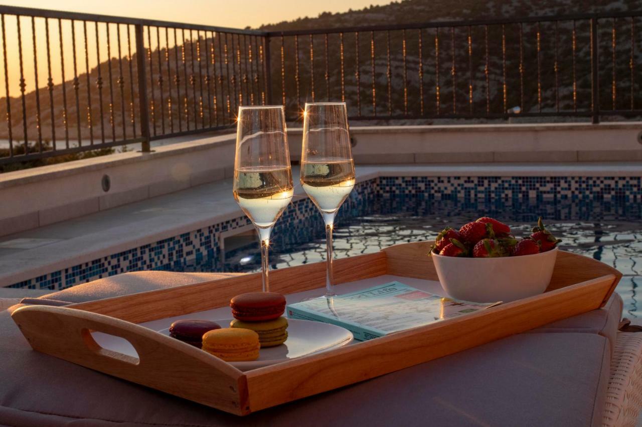 Villa Diomedes With The Sea View And The Pool Rogoznica  Esterno foto